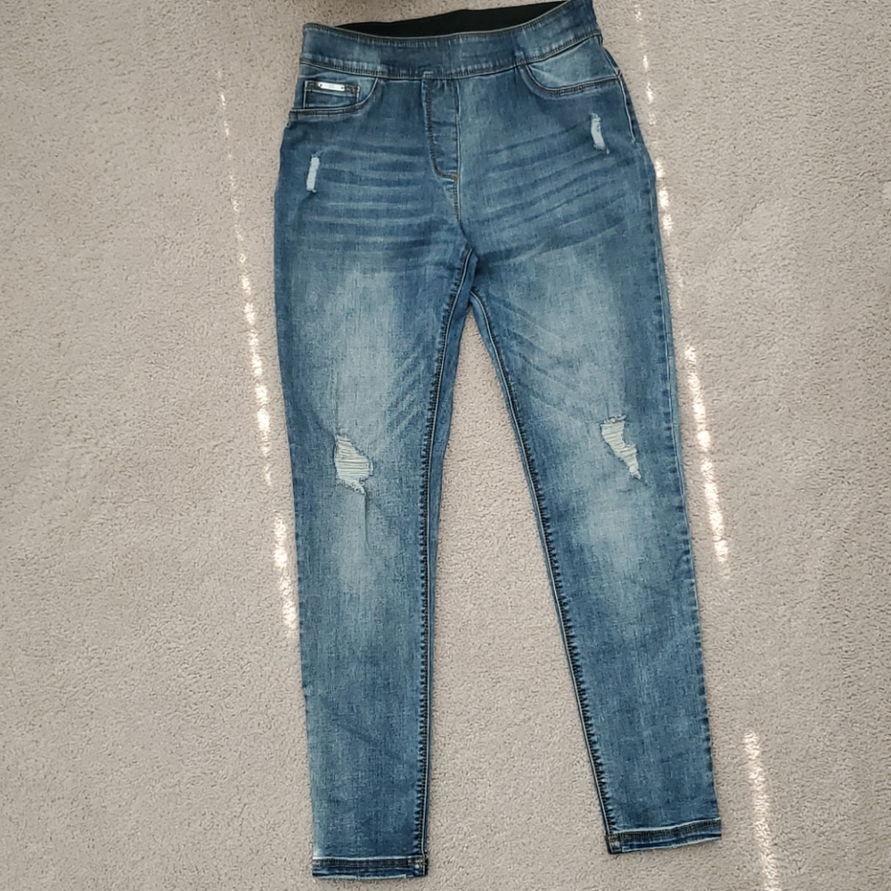 Coco + Carmen Distressed Skinny Jegging - M